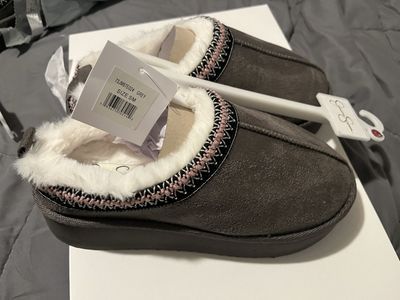 Slippers