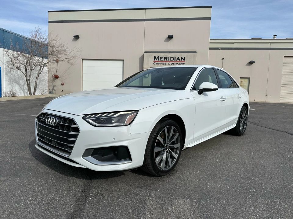 2023 Audi A4 quattro Premium 40 TFSI