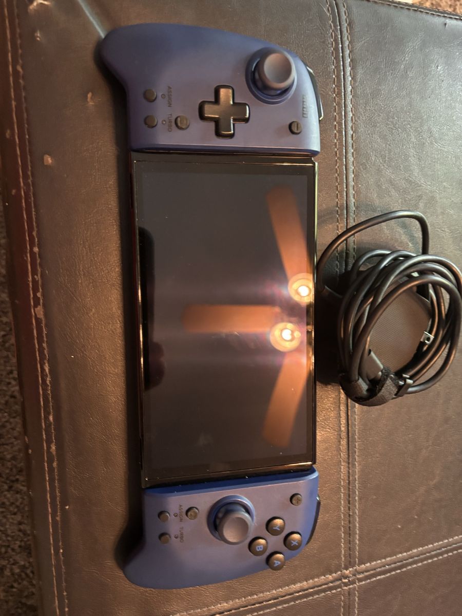 Nintendo Switch w/ Hori Split Pad Pro Controller Midnight Blue & Charging Cable