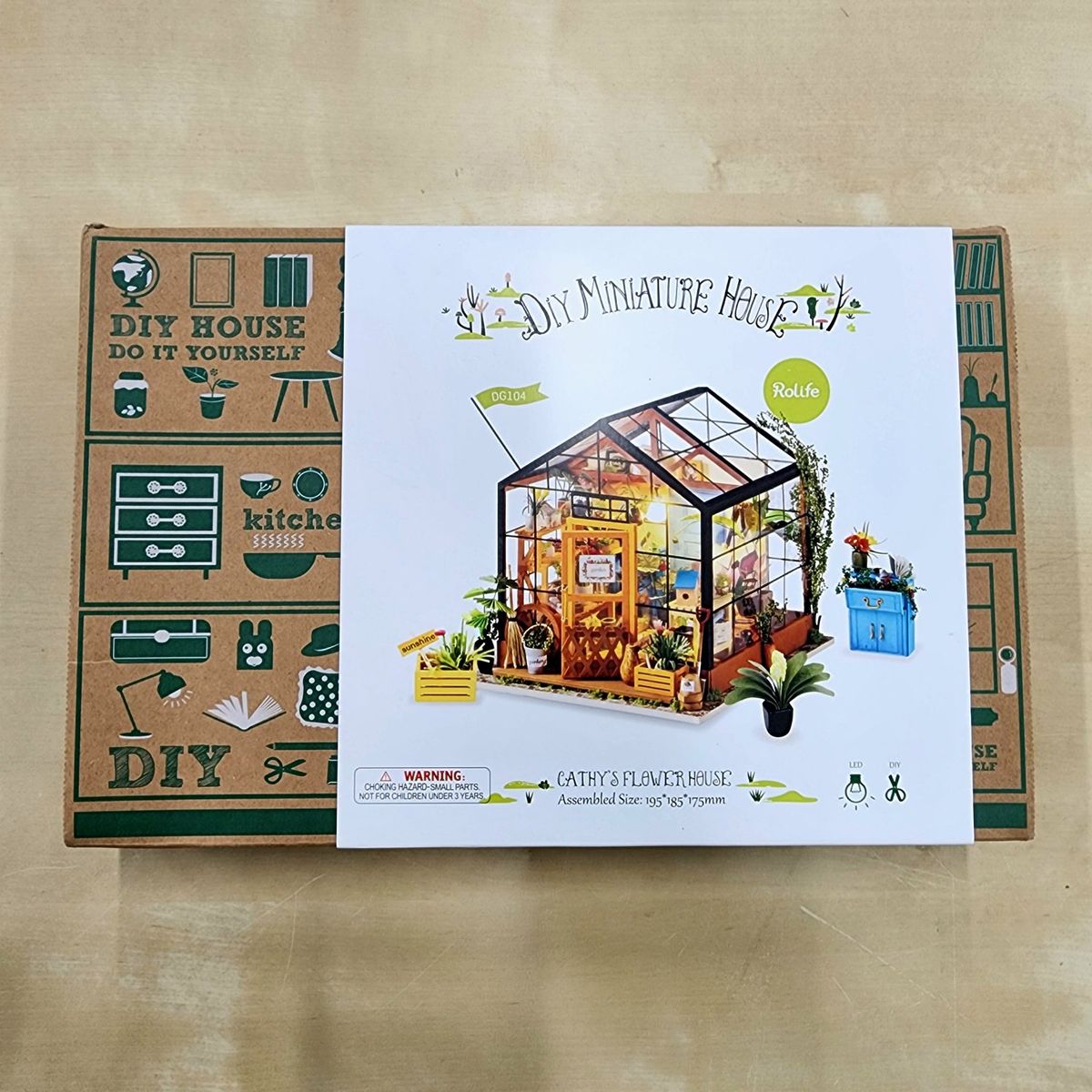 Rolife Cathy's Flower House DIY Miniature House Kit DG104