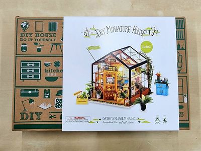 Rolife Cathy's Flower House DIY Miniature House Kit DG104