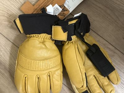 Switchback Leather Snow Gloves Yellow/Black New with Tags