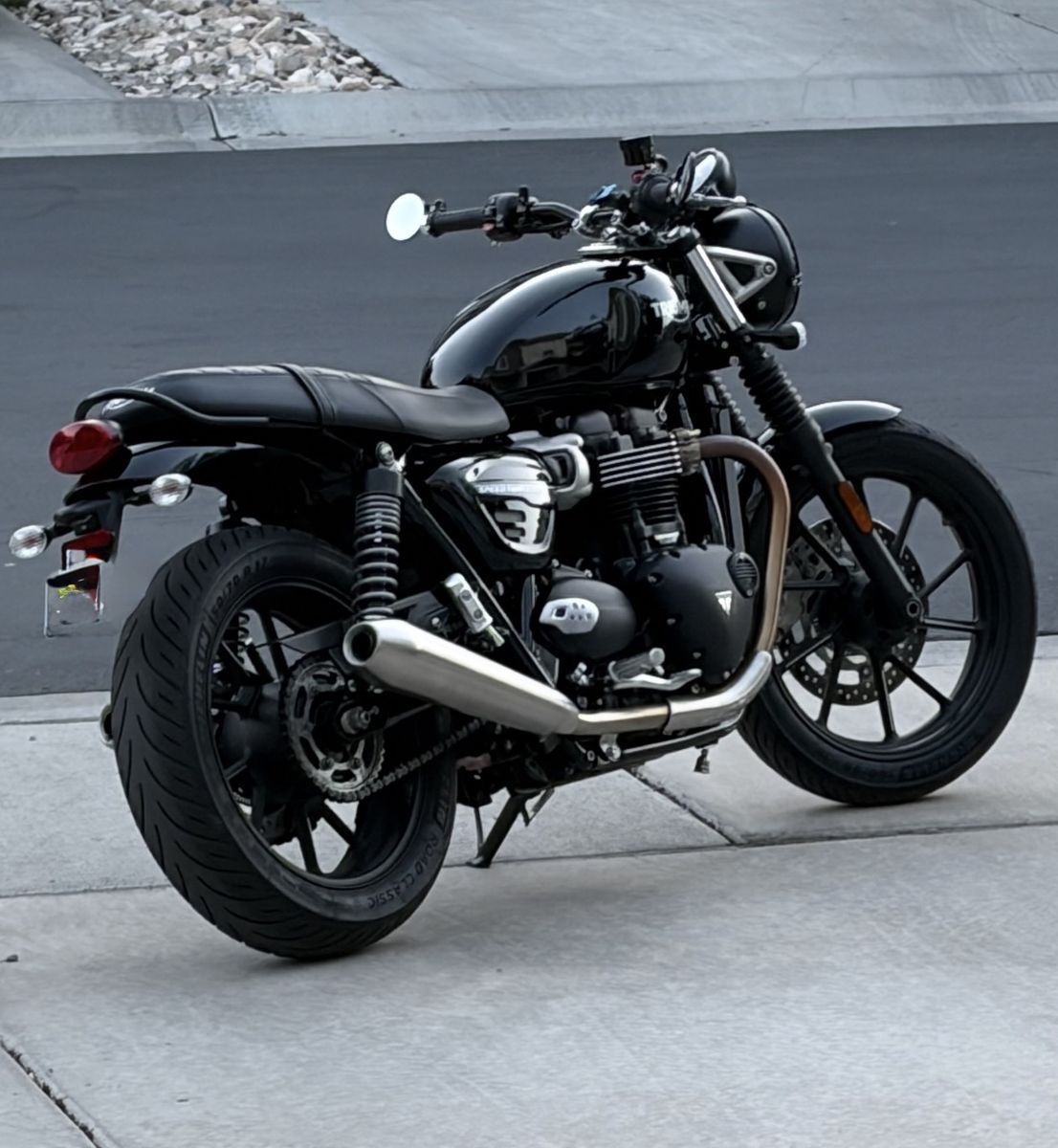 2023 Triumph Street Twin 900cc Modern Classic Motorcycle - Low Miles, Excellent Condition