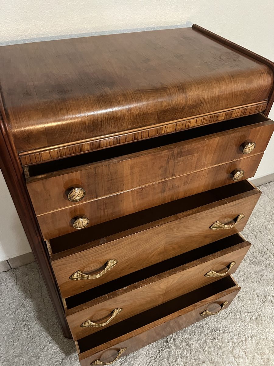 Vintage 4 Drawer dresser