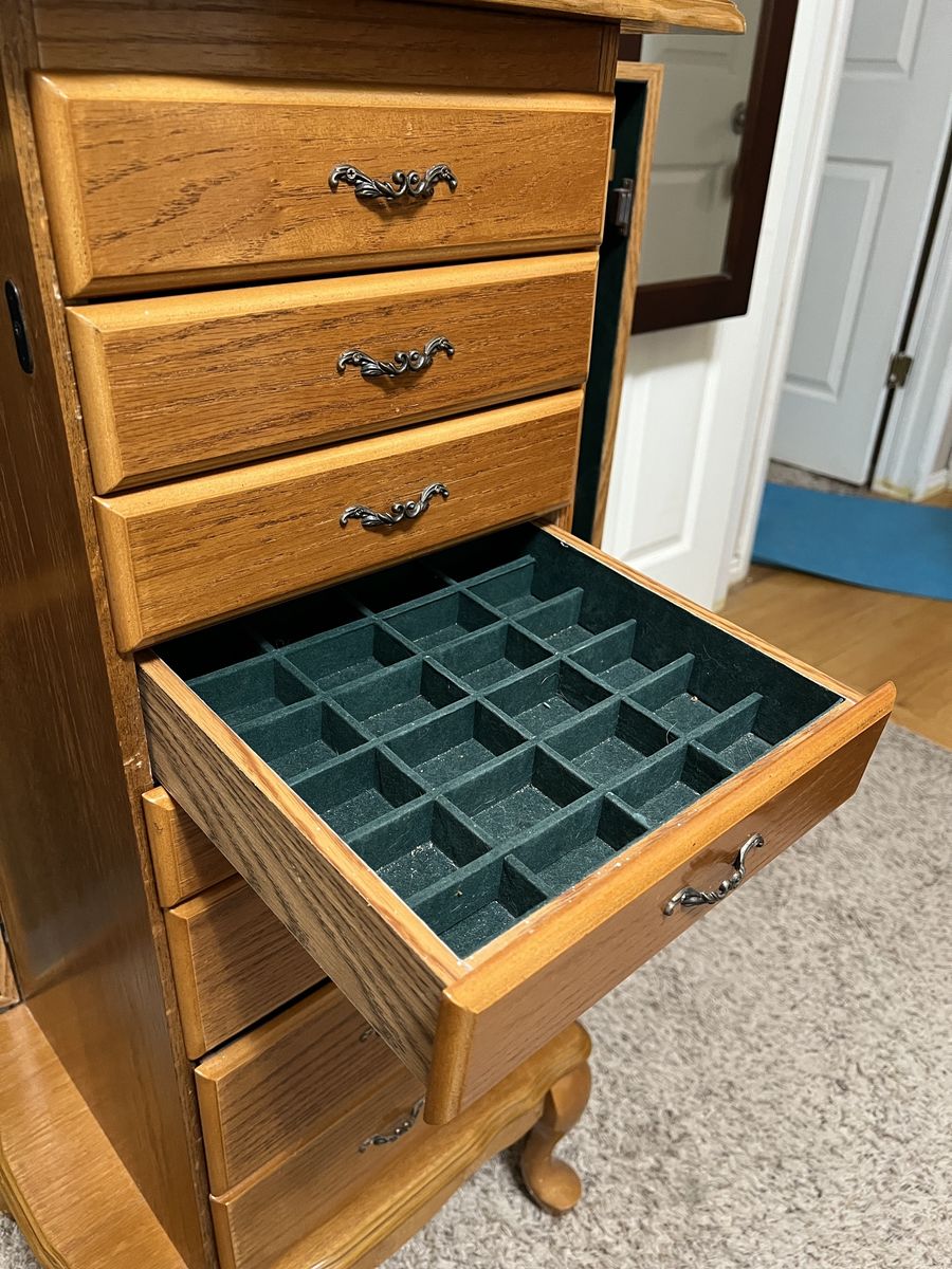 Main image 5