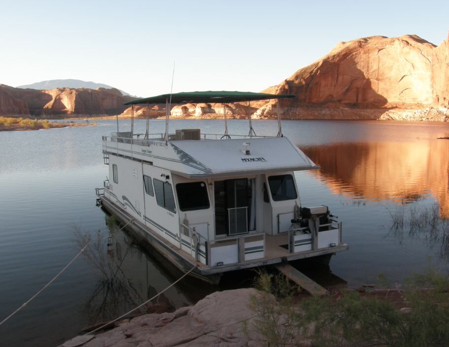 2 summer weeks share in Lake Powell 50' houseboat in slip at Halls Crossing