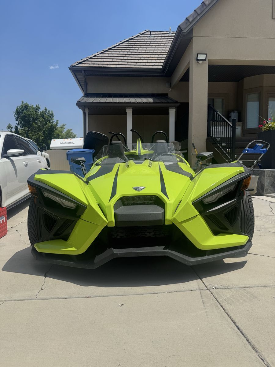 2023 Polaris slingshot