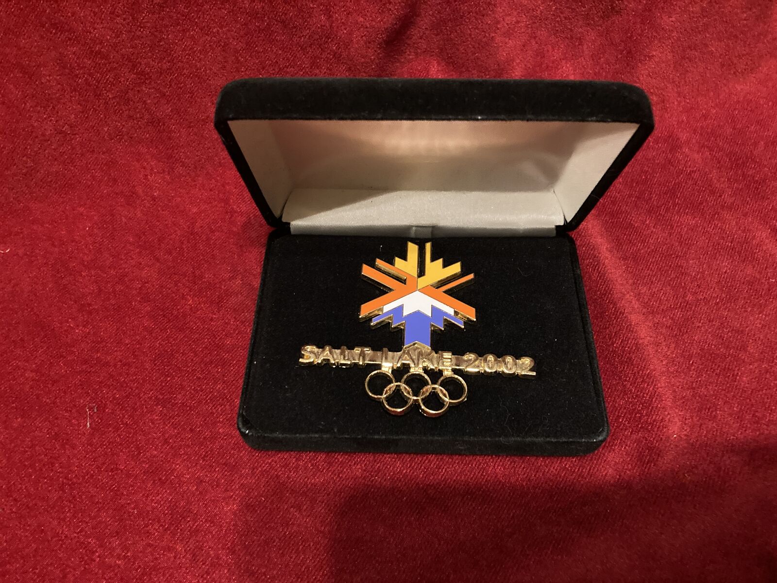 Salt Lake City 2002 Winter Olympic Pin Large Logo