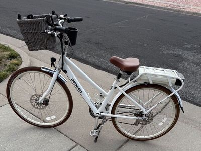 Pedego City Commuter E-bike Cruiser 26" Step-thru Frame Powerful Pedal Assist + Twist Throttle