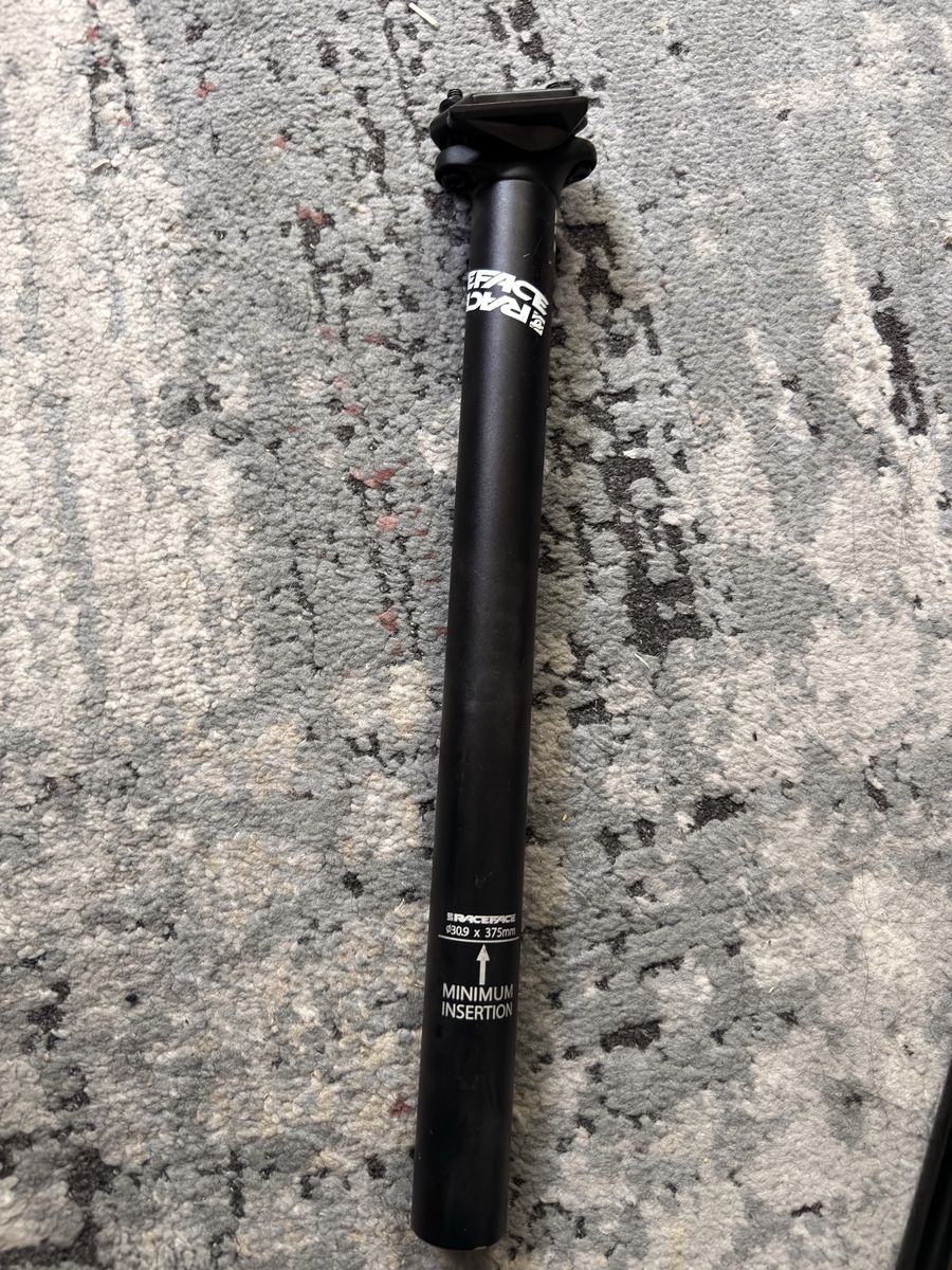 RaceFace Alloy Seatpost - 30.9 x 375mm