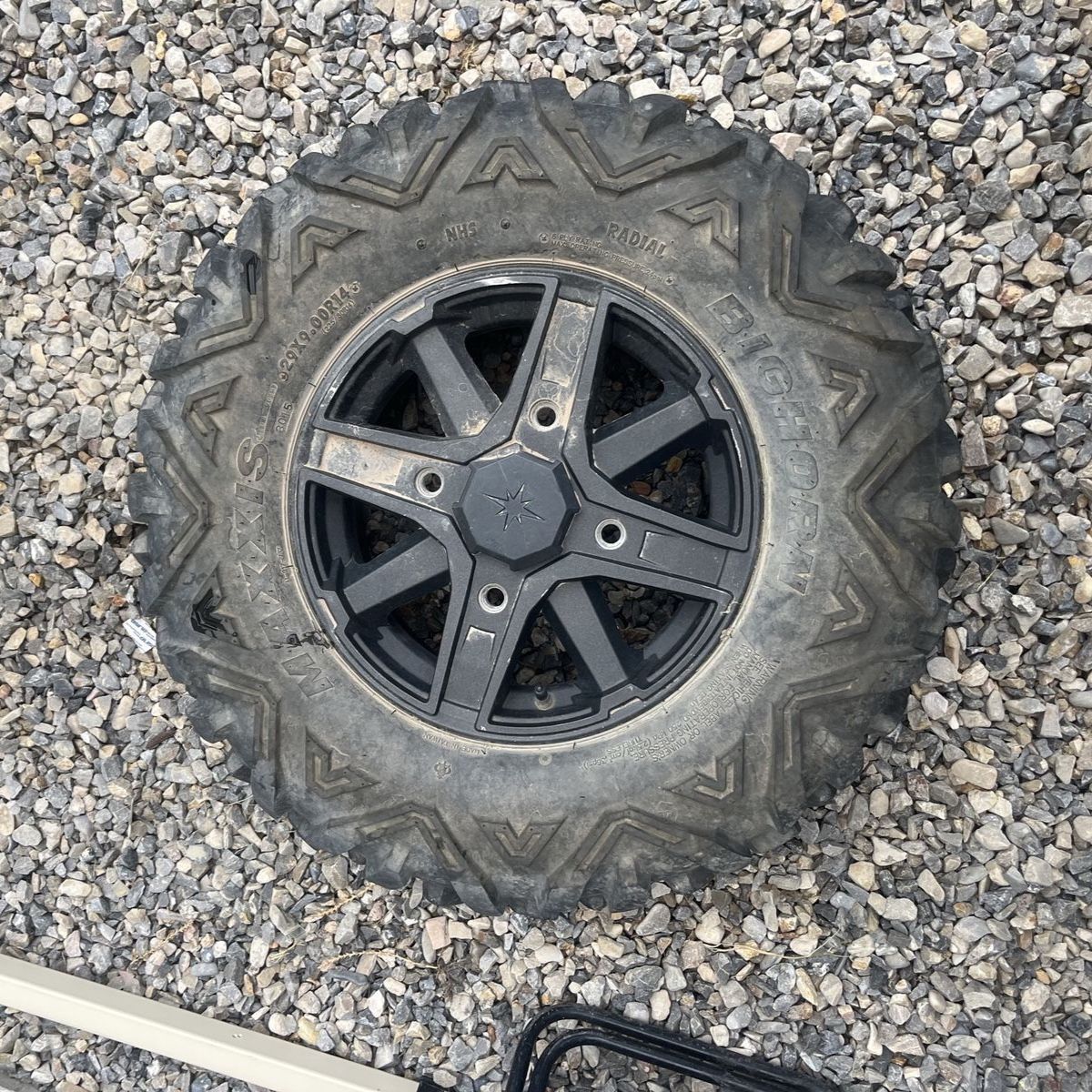 Low miles bighorn maxxis Polaris tire