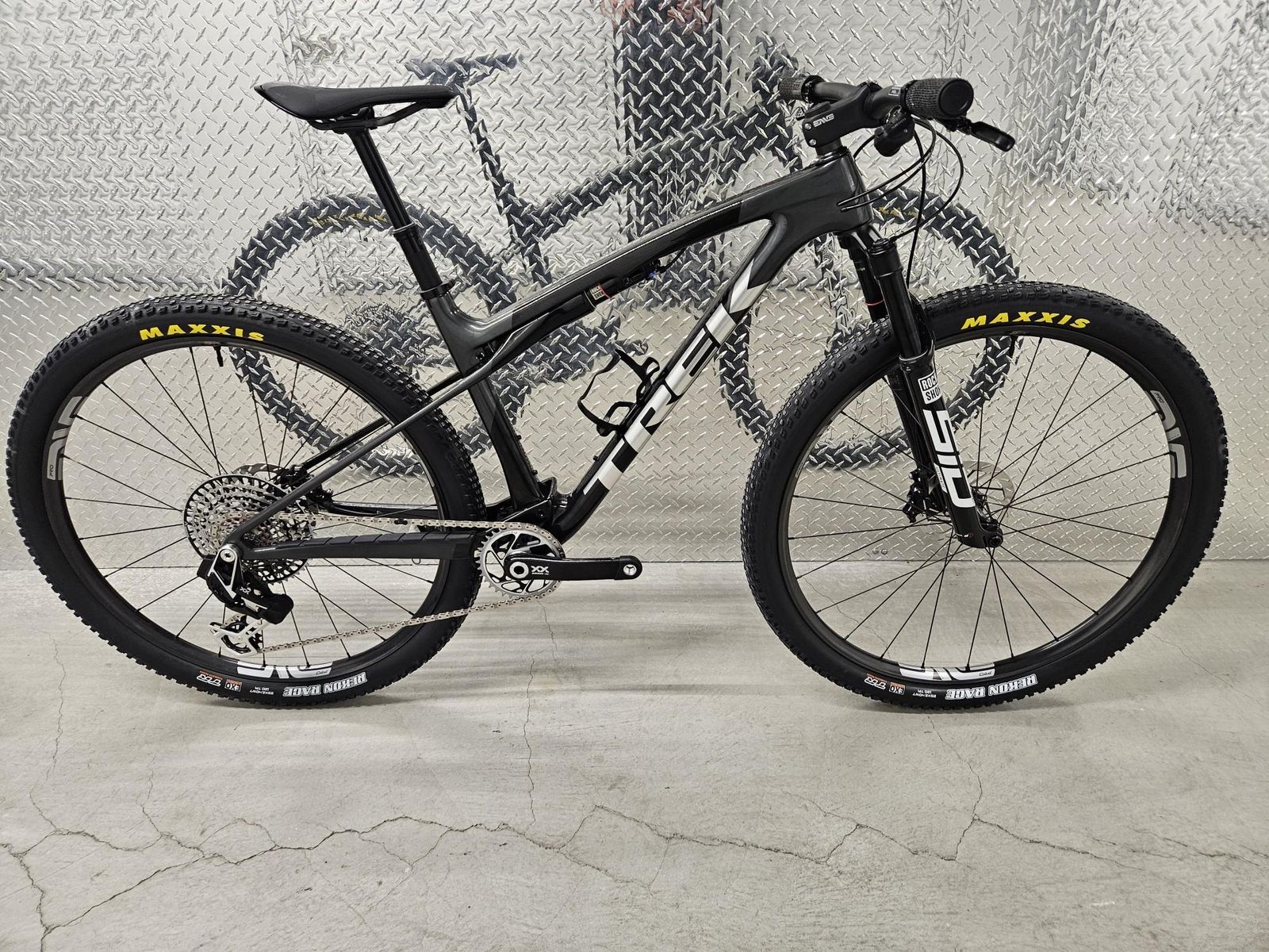 2025 Trek Supercaliber SLR Gen 2 | XX SL AXS | ENVE M5 | 22.8 lbs | M/L