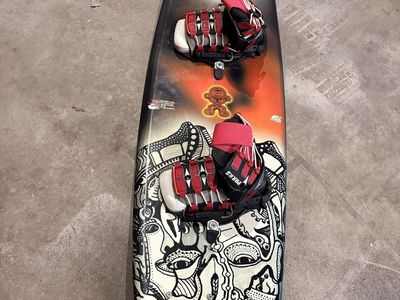 Excellent Hyper light 136 Wakeboard with boots and bindings.