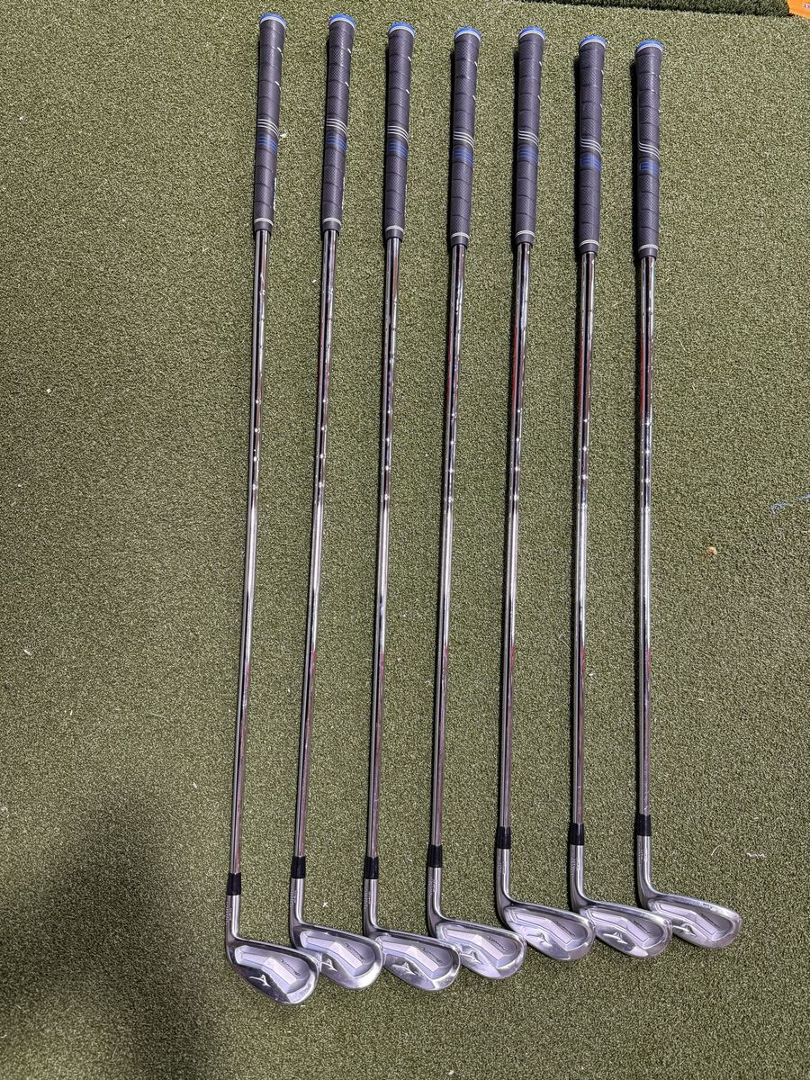 Mizuno Pro 243 4-pw stiff flex irons