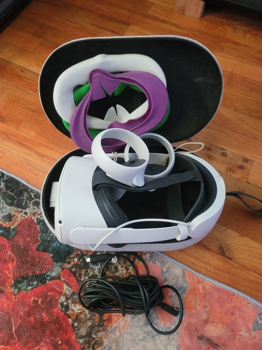 oculus 2 with accessories