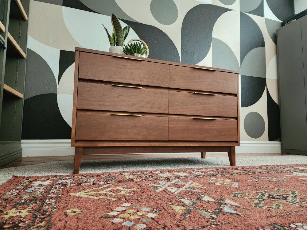 Stunning Walnut Drexel MCM Dresser
