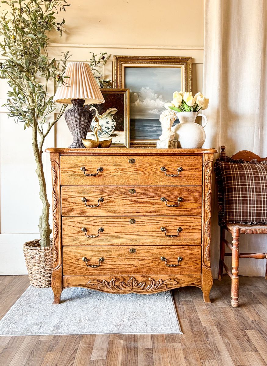 *FREE DELIVERY* Carved Oak Dresser
