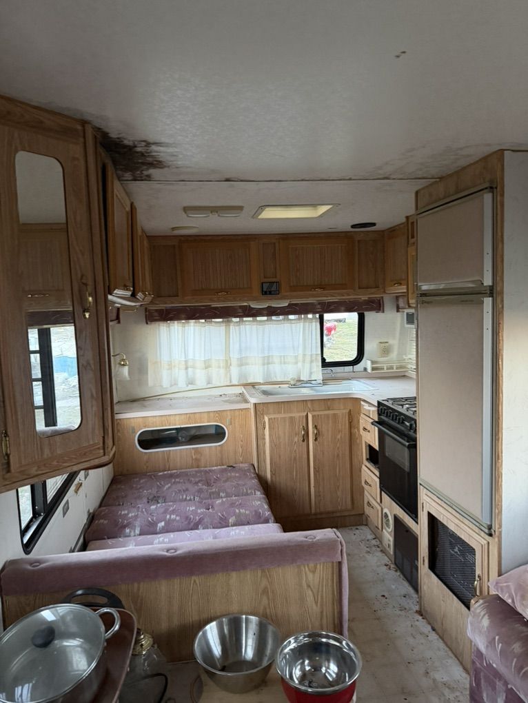 1990s Skyline Nomad 26ft $