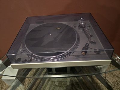 vintage Technics turntable SL1300