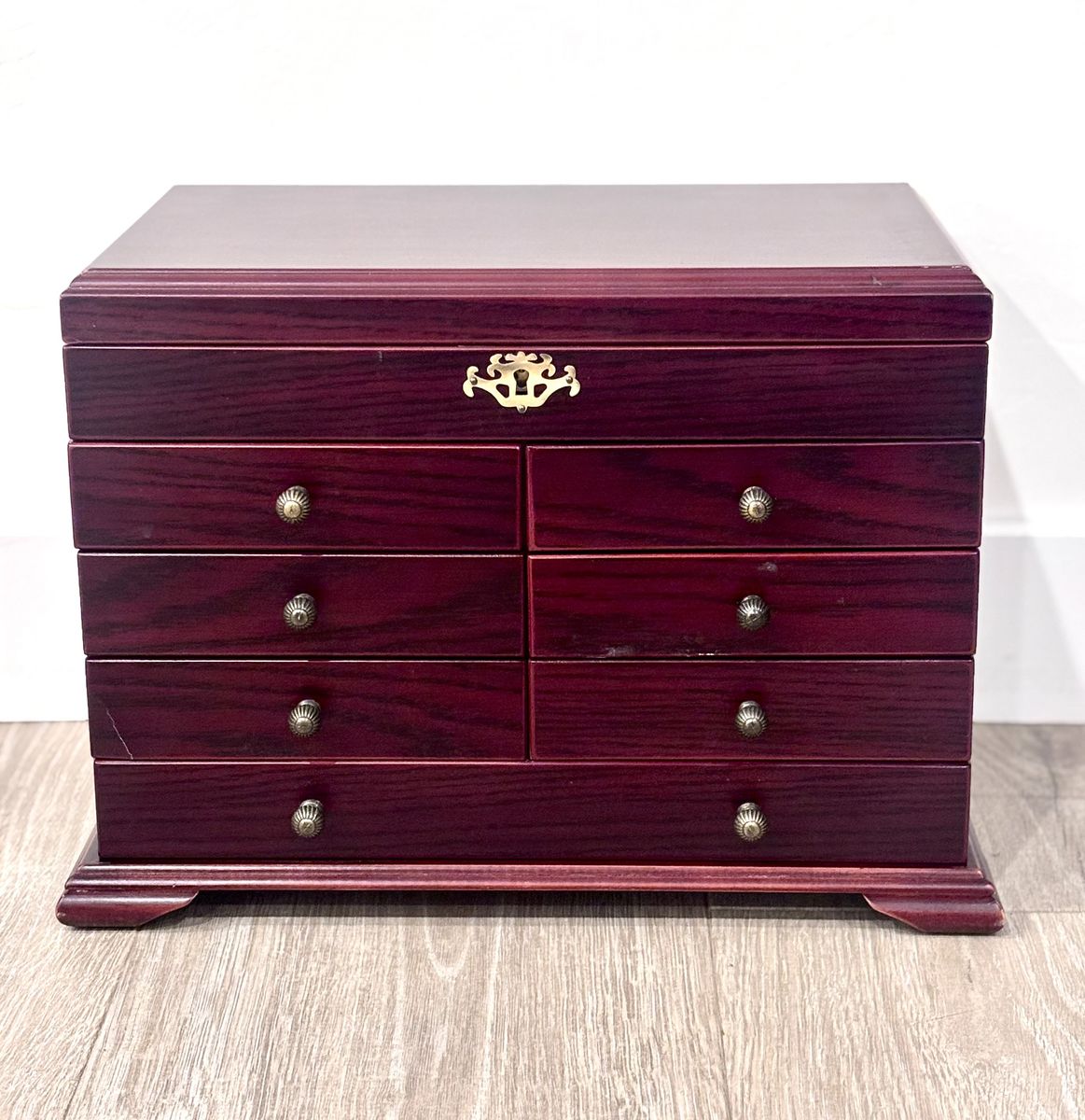 Thomas Pacconi Classics Museum Series Cherry Finish Wood Jewelry Chest Box W/key