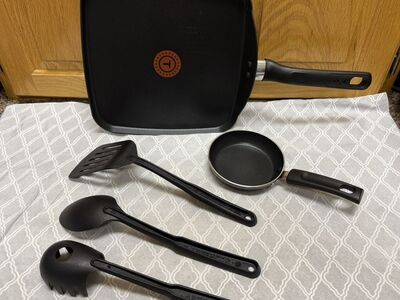10.25 Square Griddle ,One Egg Wonder & 3 Tools