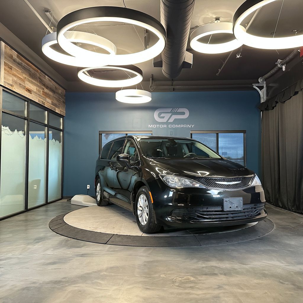 2017 CHRYSLER PACIFICA Touring