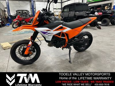 2026 KTM 390 SMC R
