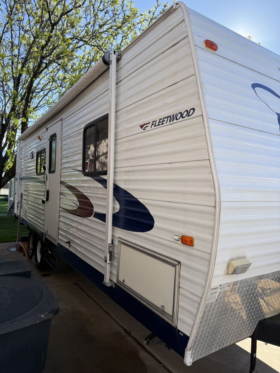 Fleetwood Pioneer 27'