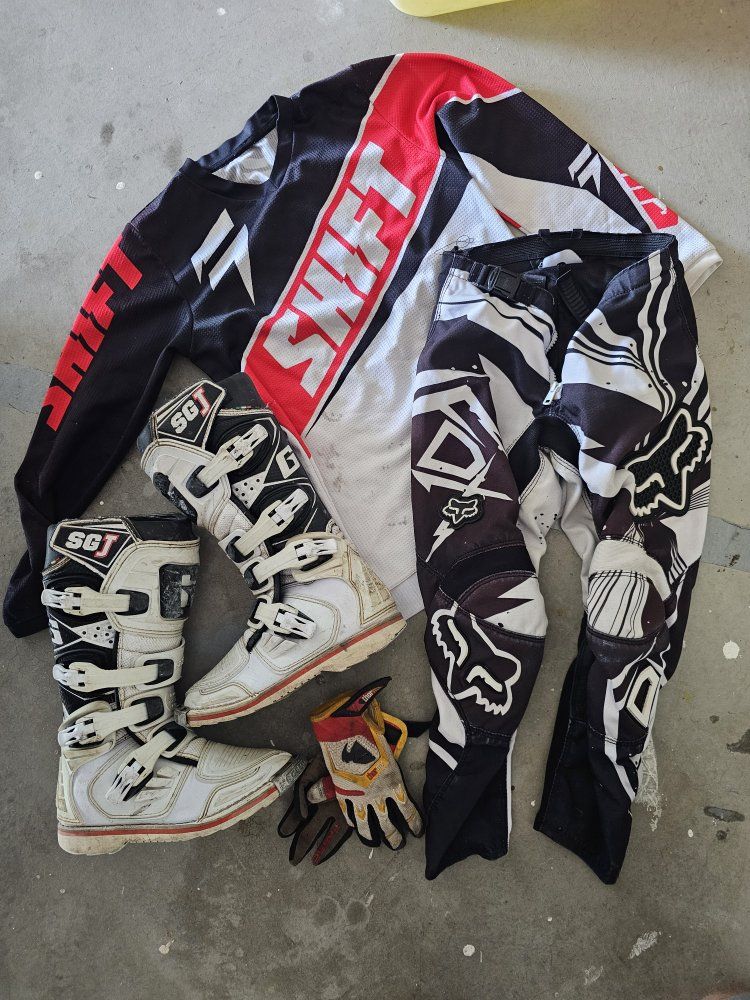 Shift & Fox Motocross Gear Set - Jersey, Pants (size 6), Boots (size 1), Gloves.