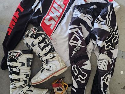 Shift & Fox Motocross Gear Set - Jersey, Pants (size 6), Boots (size 1), Gloves.