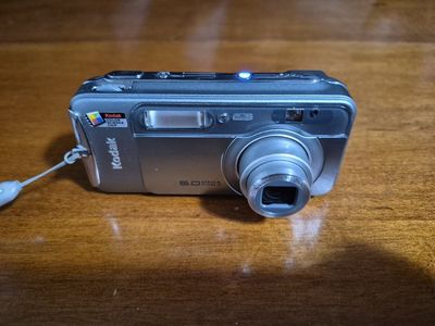Kodak Easyshare LS753 5 MP Digital Camera, with 2.8x Optical Zoom. SD Card, Battery & Charger. Tested. Excellent Conditions!