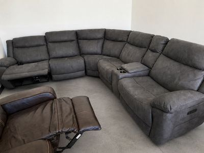 ️ Carlin Fabric Power Reclining Sectional With Power Headrests ️