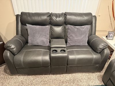 RC Willey Reclining sofa And Love Seat Set