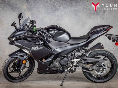 2026 Kawasaki Ninja® 500 ABS Metallic Flat Spark Black