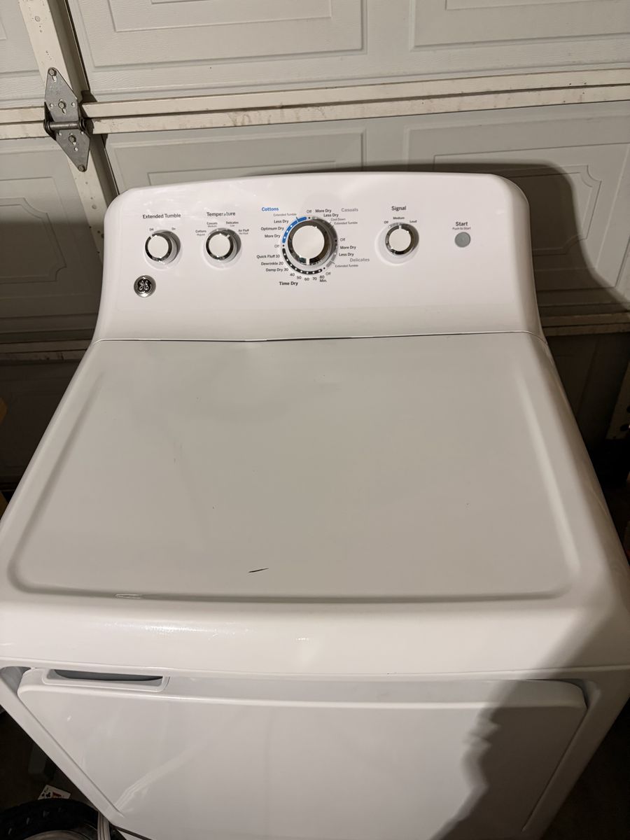 GE Electric Dryer in excellent condition!