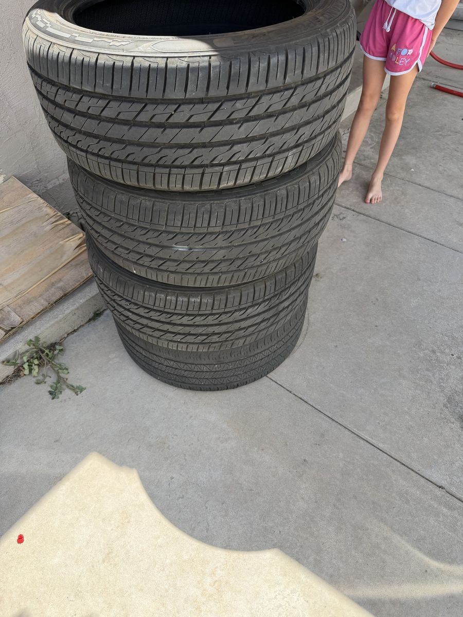 4 255/45R19 tires