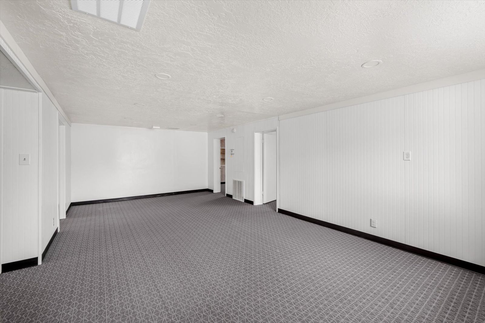 Main image 5