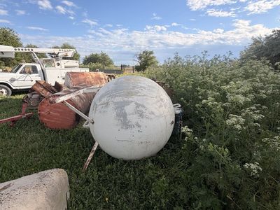 Ball fuel tank
