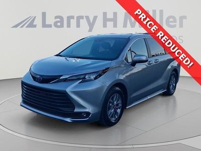 2025 Toyota Sienna XLE 8-Passenger
