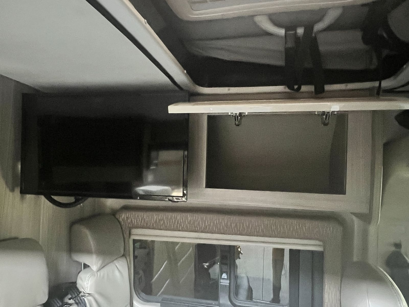 Main image 7