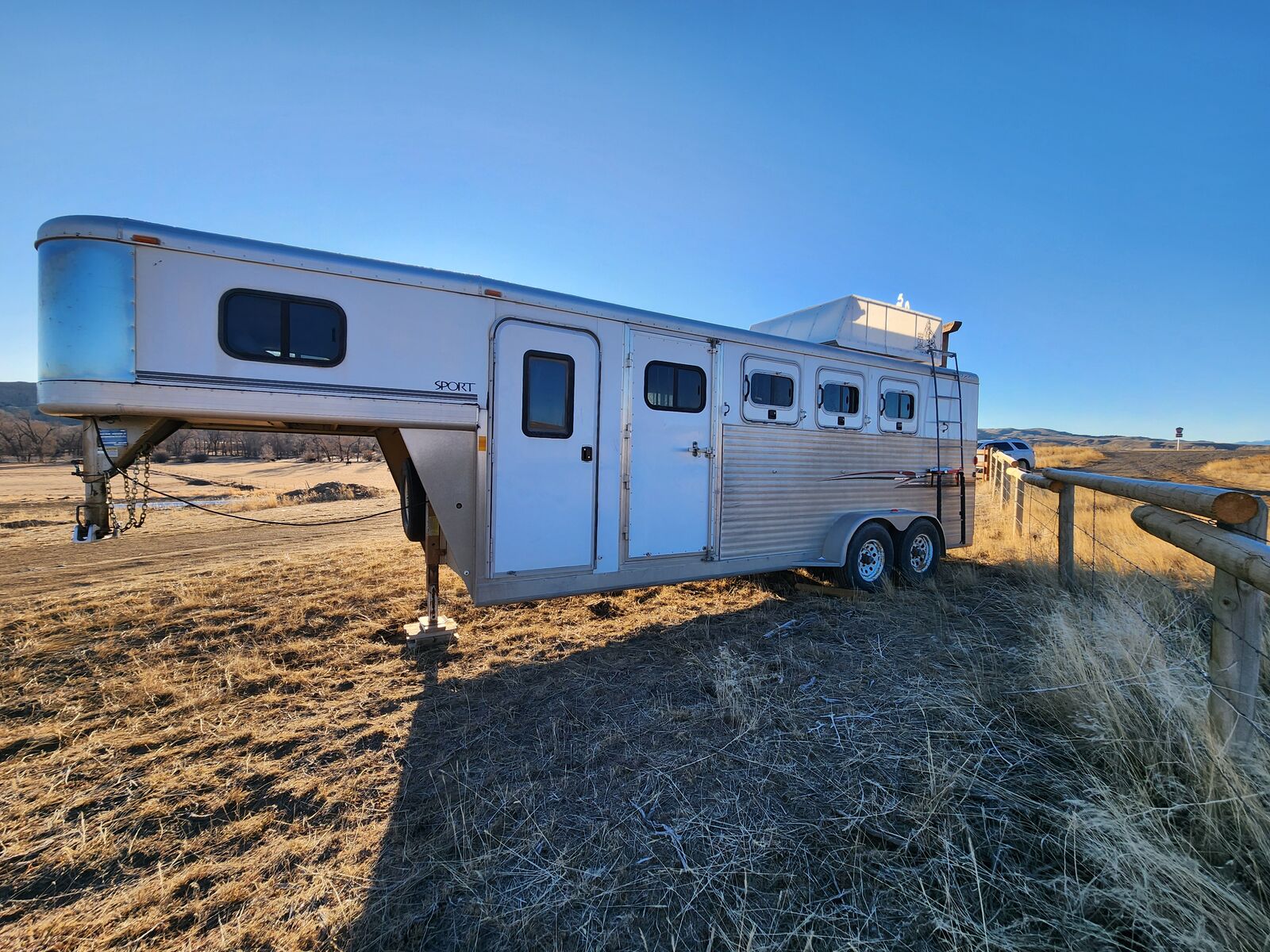 2004 Exiss 4 horse trailer