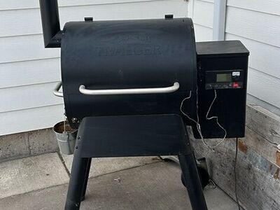 Traeger Grill Pro 575 Wood Pellet Grill & Smoker