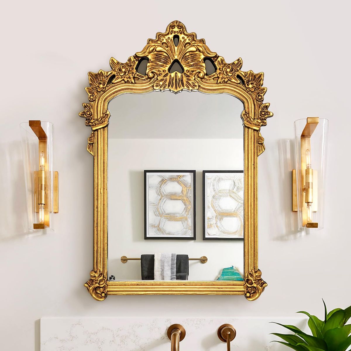 Baroque Vintage Mirror with Gold Arch Frame, Antique Ornate Mirror for Wall Decor, 21.7'' x 31.5''