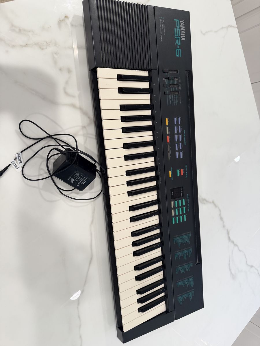 Yamaha 49 key electronic keyboard