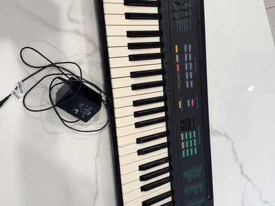 Yamaha 49 key electronic keyboard