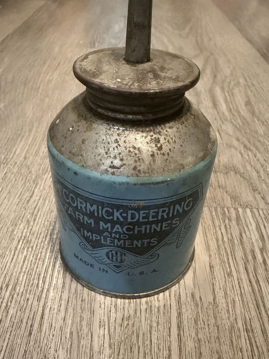 1940’s McCormick-Deering Blue Label Thumb-Pop Oiler