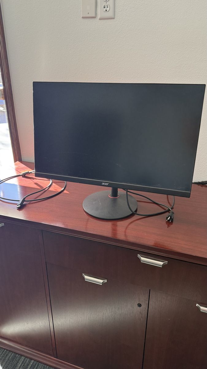 Gaming / computer monitor - 27”