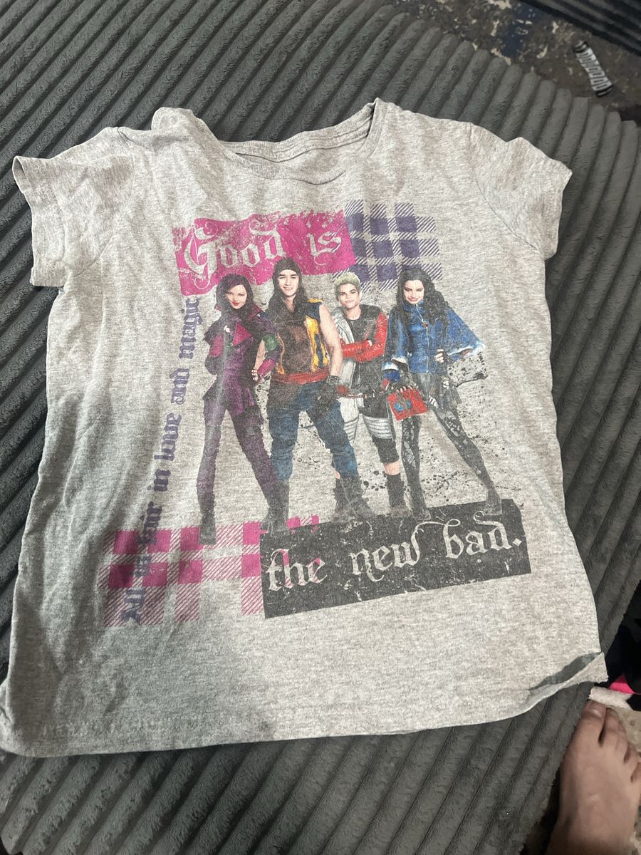 Disney Store Descendants 'Good is the New Bad' Graphic T-Shirt Gray Size L 10/12