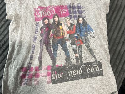 Disney Store Descendants 'Good is the New Bad' Graphic T-Shirt Gray Size L 10/12