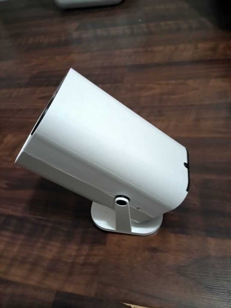 Indoor Mini Projector (W/built in Apps)